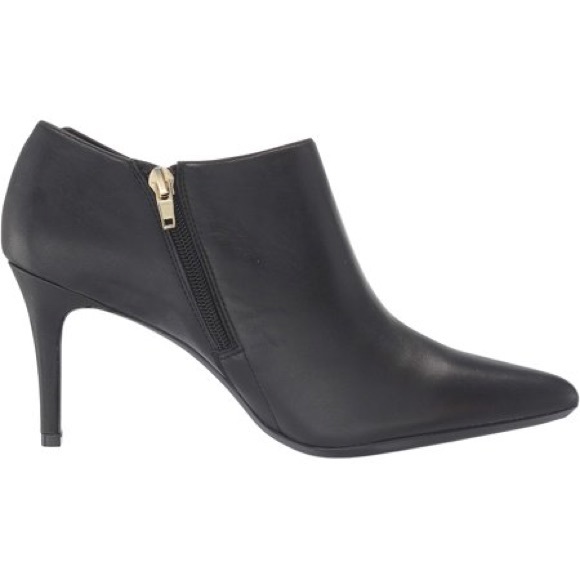 Calvin Klein Women's Gara Ankle Boot 🖤 - Picture 2 of 7